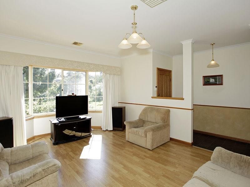 18 The Parkway, Aberfoyle Park SA 5159