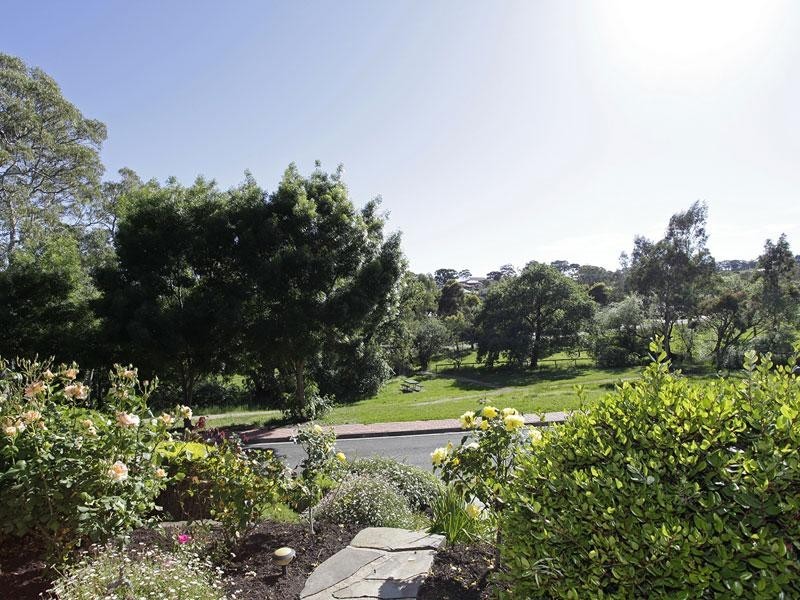 18 The Parkway, Aberfoyle Park SA 5159