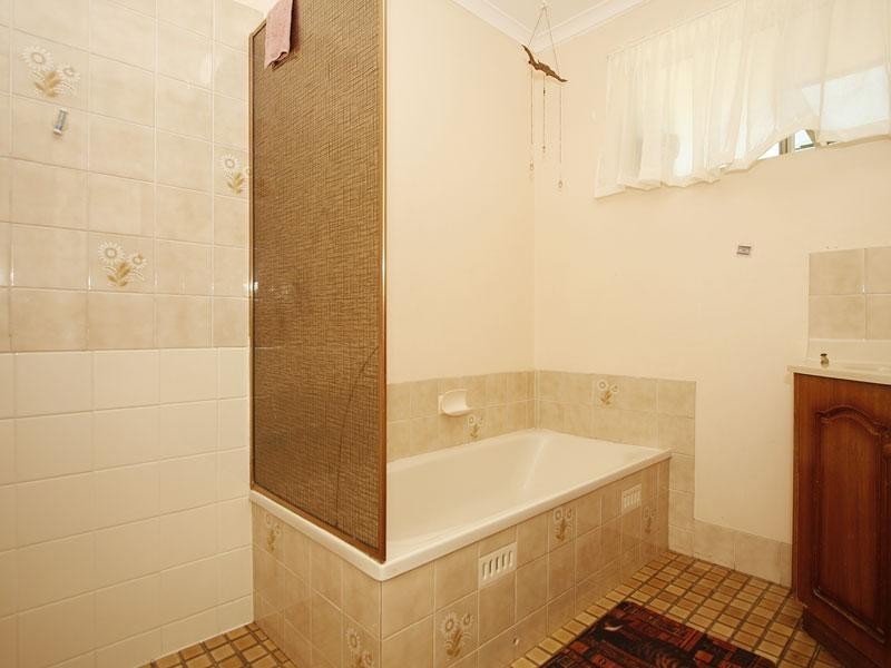 82 Glenhelen Road, Morphett Vale SA 5162