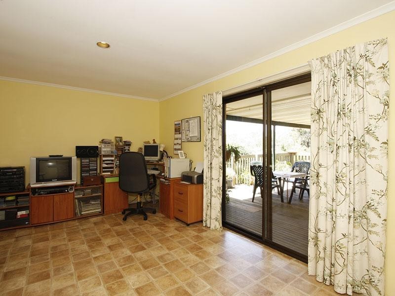 8 Madeira Drive, Morphett Vale SA 5162
