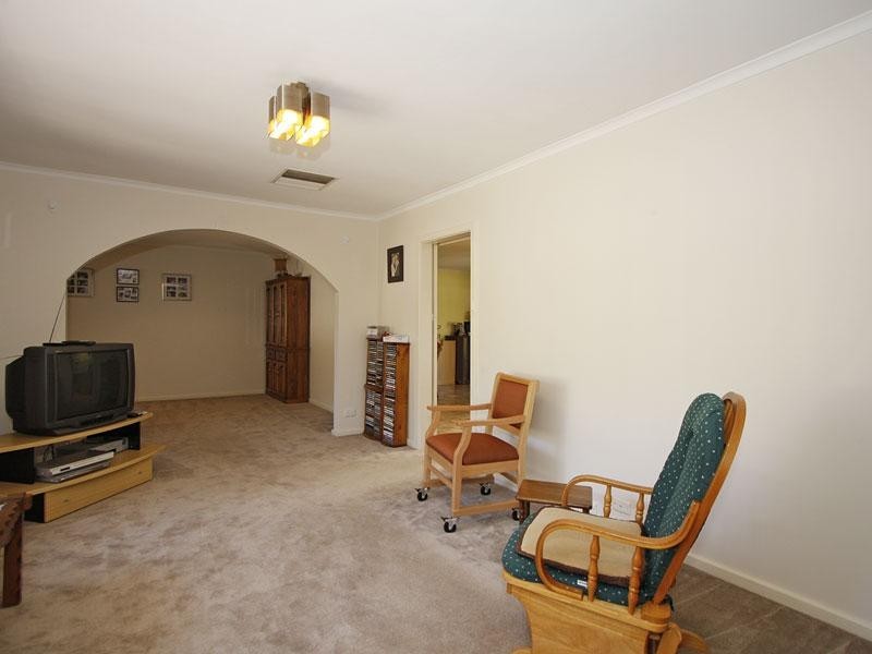 8 Madeira Drive, Morphett Vale SA 5162