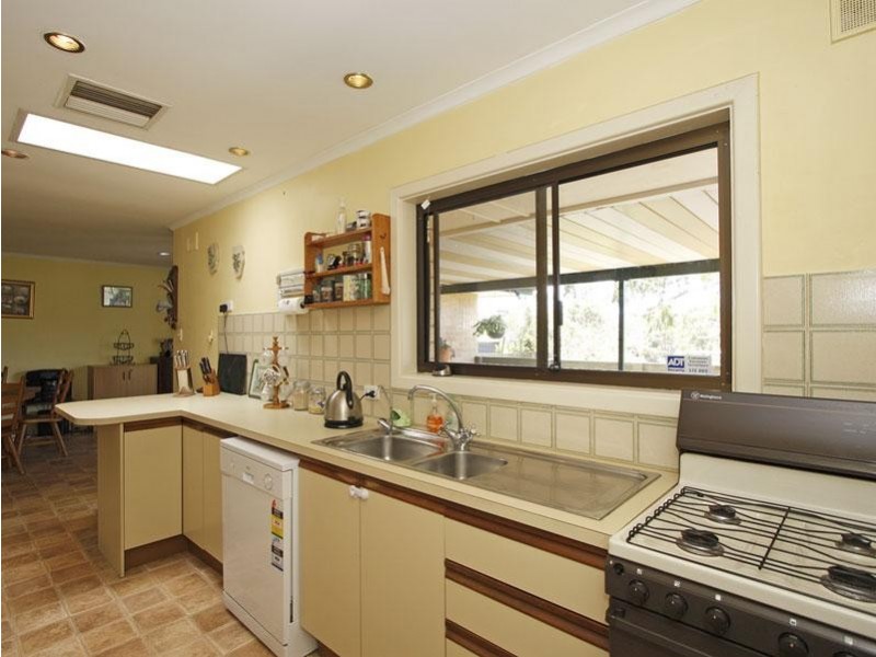 8 Madeira Drive, Morphett Vale SA 5162