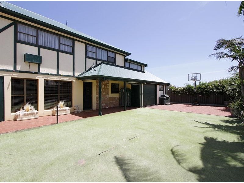 13 Maidencombe Drive, Moana SA 5169