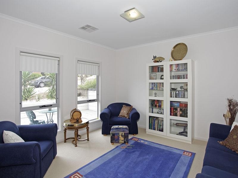 2 Passmore Avenue, Port Noarlunga SA 5167