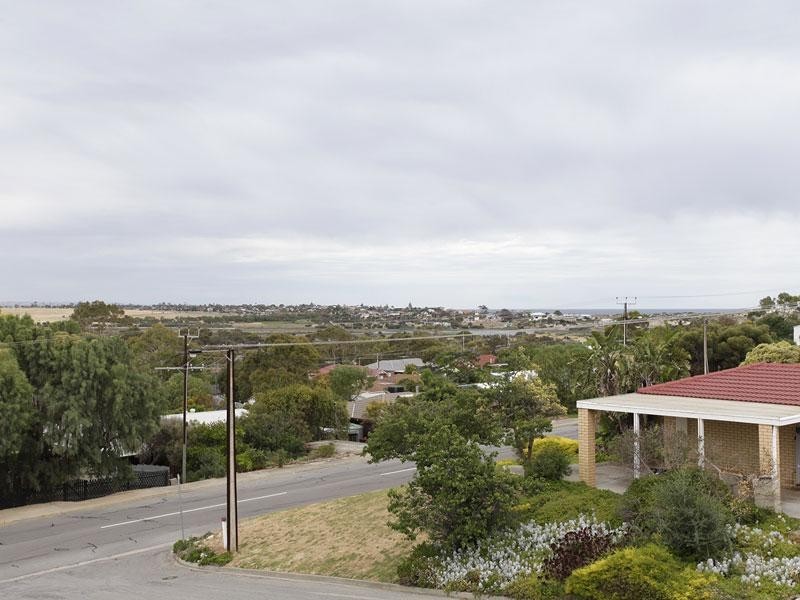 2 Passmore Avenue, Port Noarlunga SA 5167