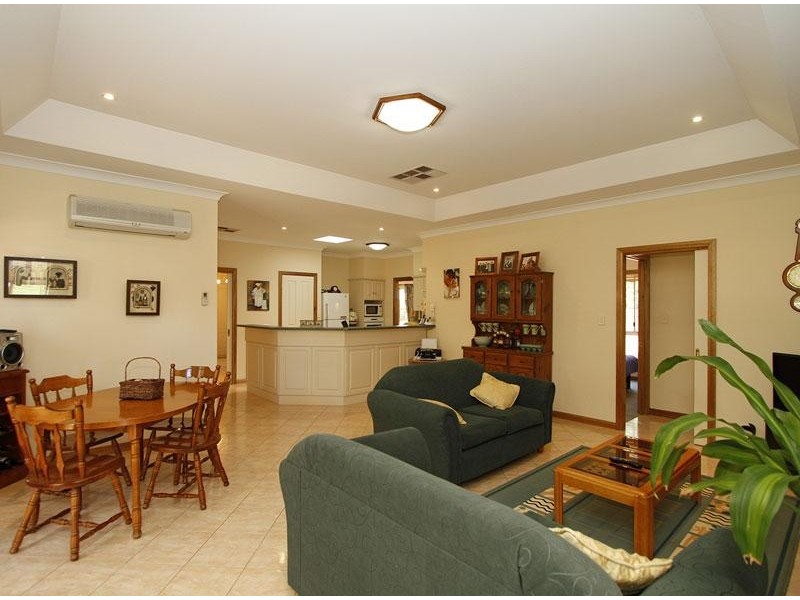 2 Kookaburra Court, Mclaren Flat SA 5171