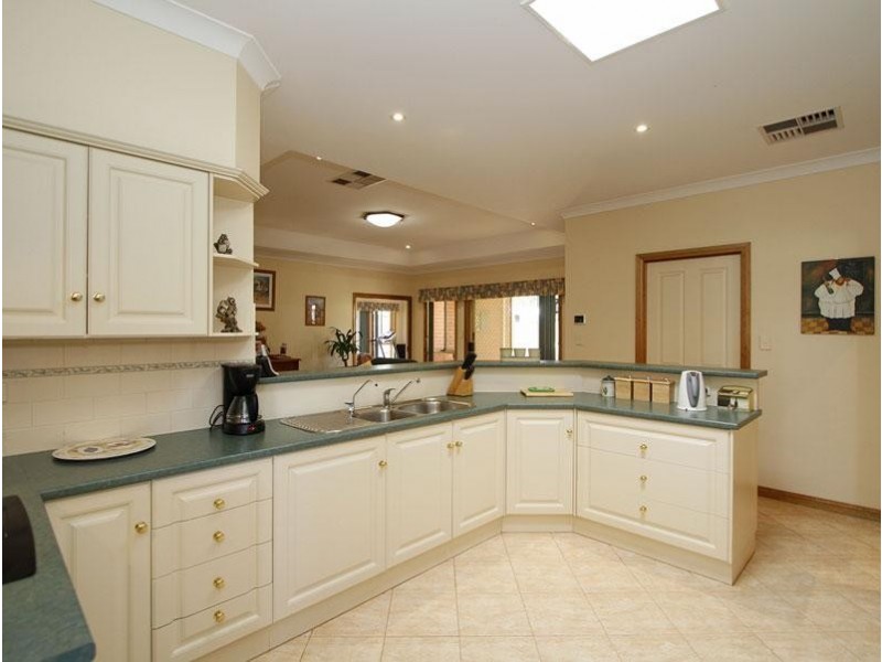 2 Kookaburra Court, Mclaren Flat SA 5171