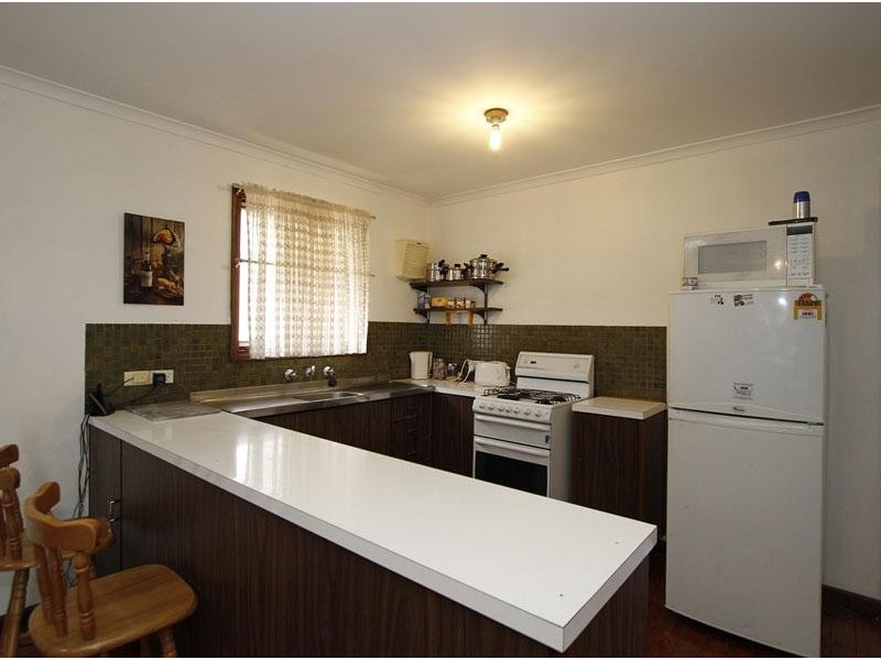 28 Lindsay Drive, Morphett Vale SA 5162