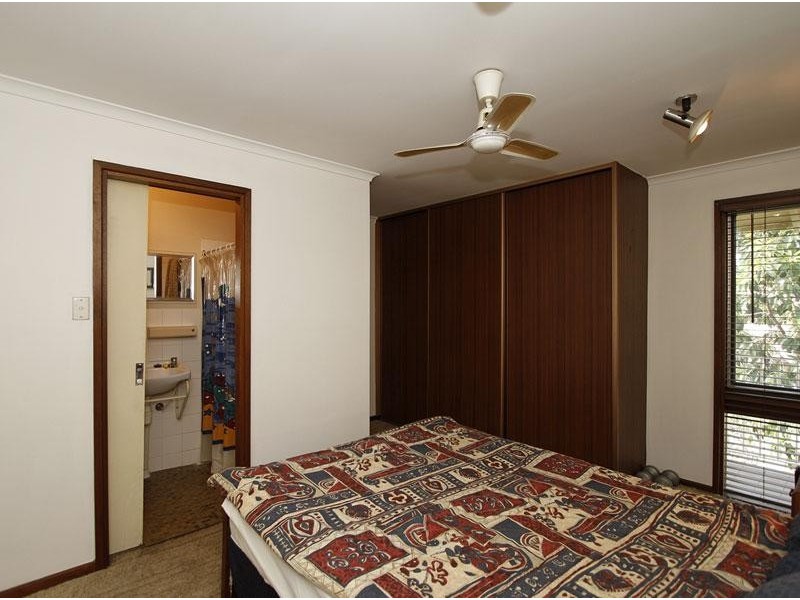 28 Lindsay Drive, Morphett Vale SA 5162