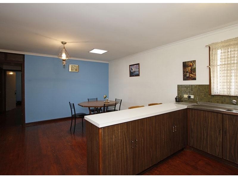 28 Lindsay Drive, Morphett Vale SA 5162