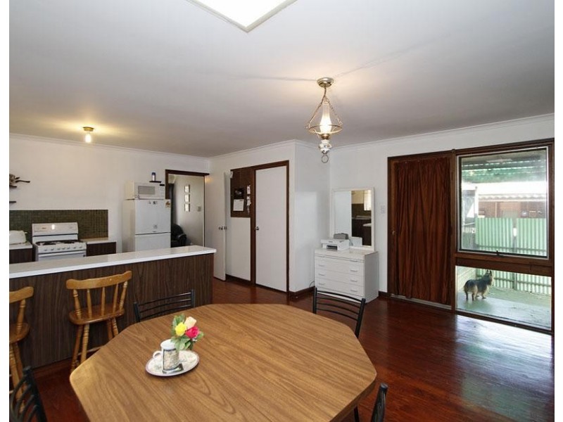 28 Lindsay Drive, Morphett Vale SA 5162