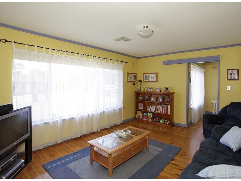 14 Powers Avenue, Morphett Vale SA 5162