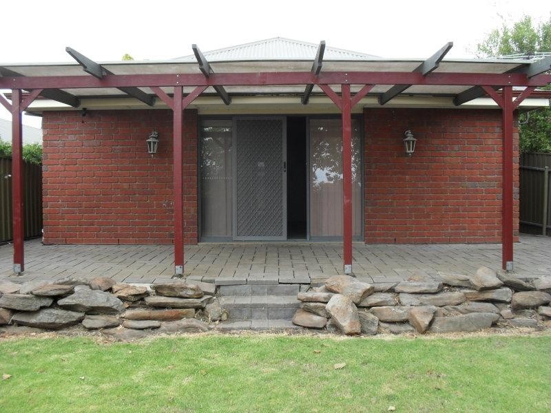 13 Hurtle Court, Woodcroft SA 5162