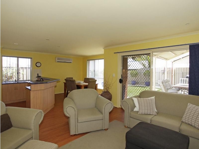 44 Tobin Crescent, Woodcroft SA 5162