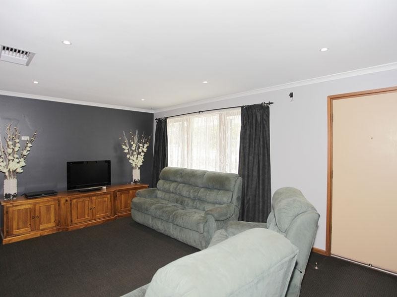 13 Fairview Grove, Hackham West SA 5163