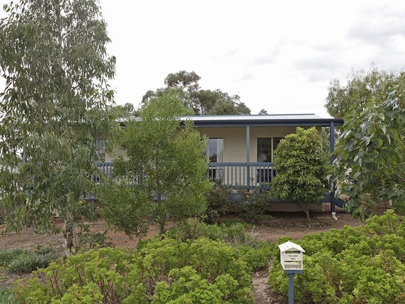 32 Stirling Avenue, Sellicks Beach SA 5174