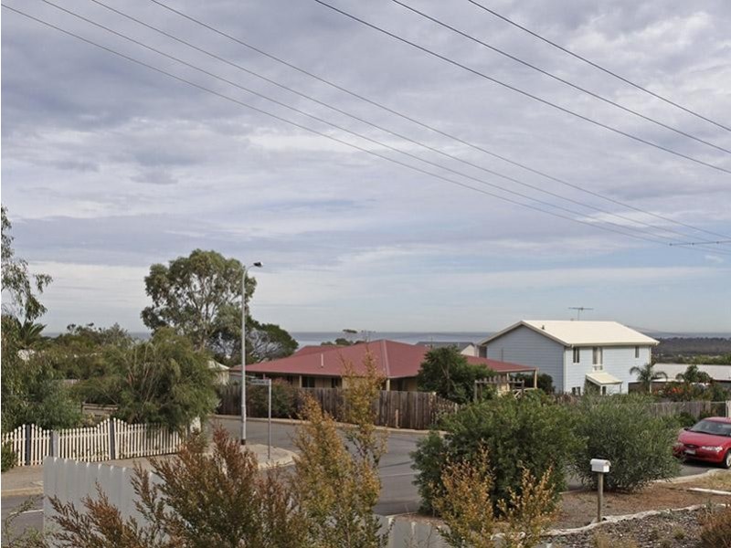 32 Stirling Avenue, Sellicks Beach SA 5174