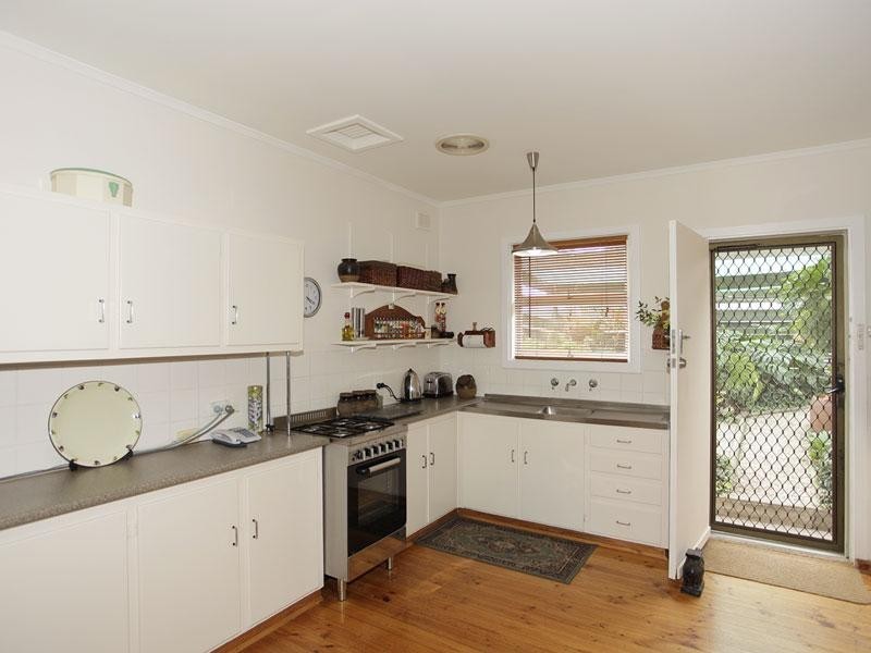 11 Moorong Road, O’sullivan Beach SA 5166