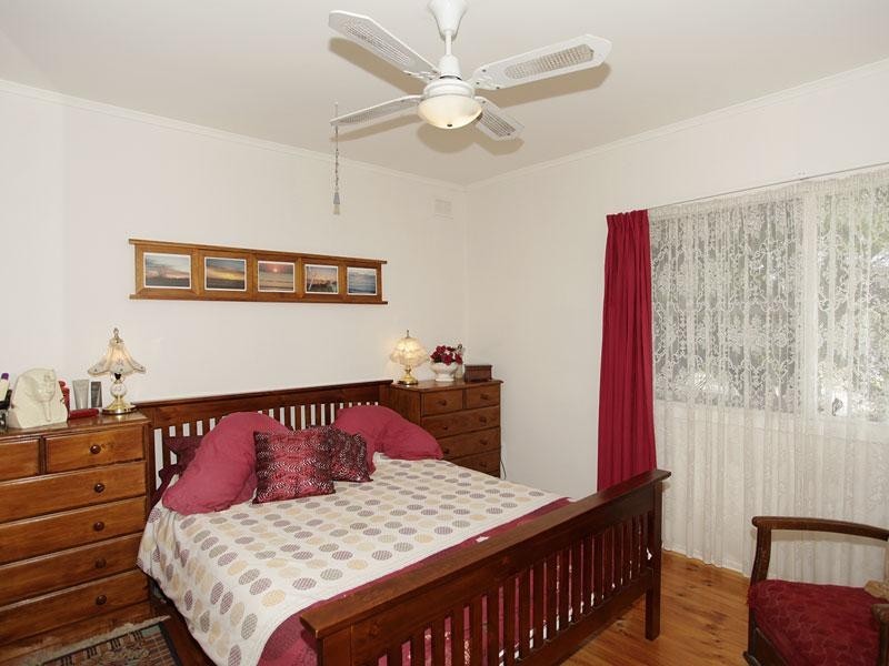 11 Moorong Road, O’sullivan Beach SA 5166