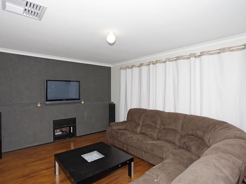 46 Trelawney Crescent, Huntfield Heights SA 5163