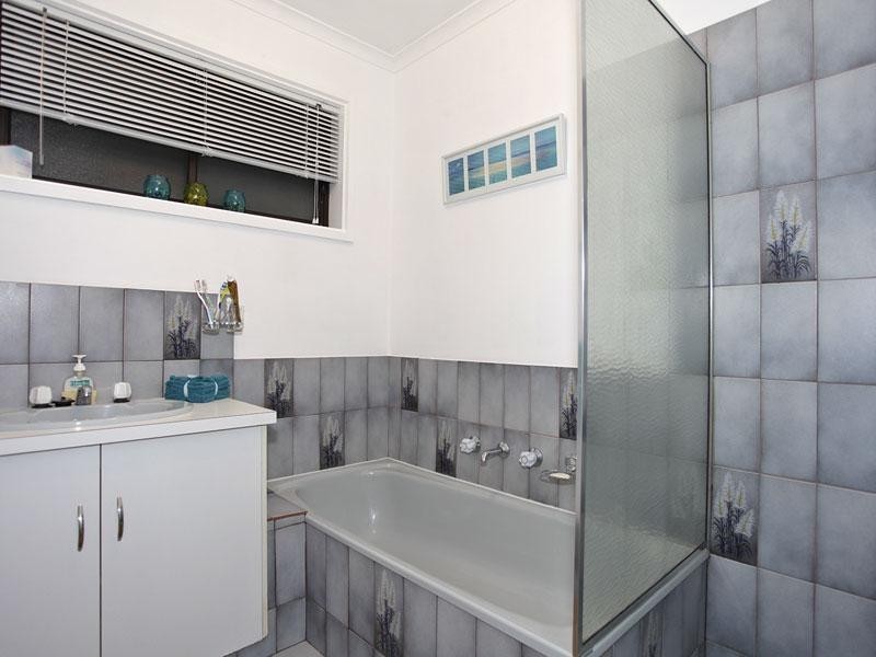 2 Ipari Terrace, Morphett Vale SA 5162