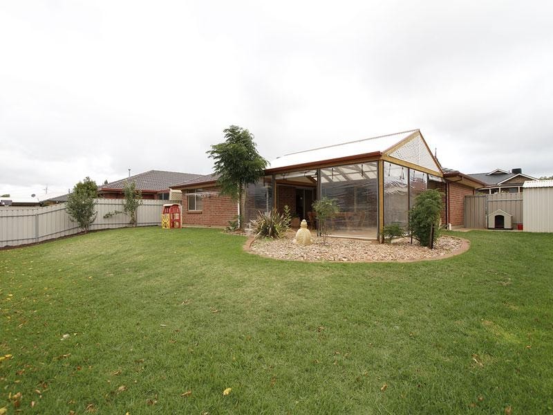 22 Simone Crescent, Morphett Vale SA 5162