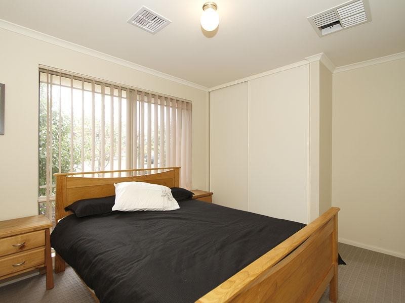 22 Simone Crescent, Morphett Vale SA 5162