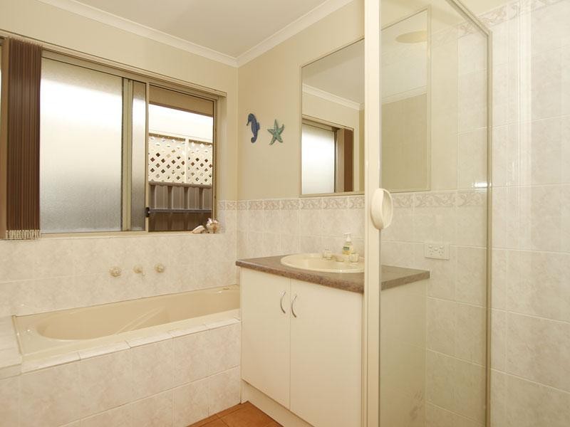 22 Simone Crescent, Morphett Vale SA 5162