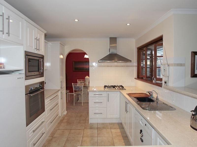 9 Kingsbridge Drive, Morphett Vale SA 5162