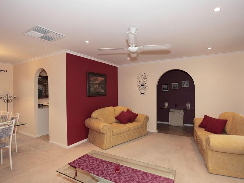 9 Kingsbridge Drive, Morphett Vale SA 5162