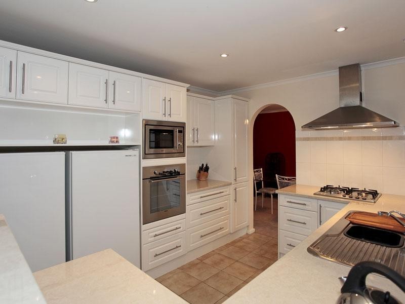 9 Kingsbridge Drive, Morphett Vale SA 5162
