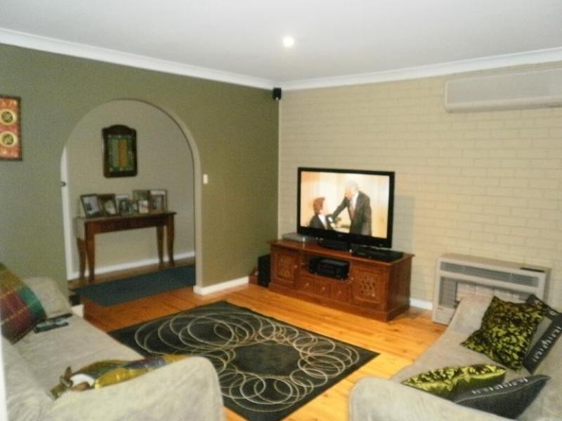 40 Tania Drive, Aberfoyle Park SA 5159