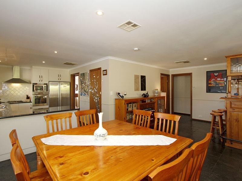 2 Jutland Parade, Woodcroft SA 5162