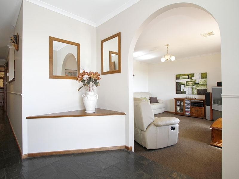 2 Jutland Parade, Woodcroft SA 5162