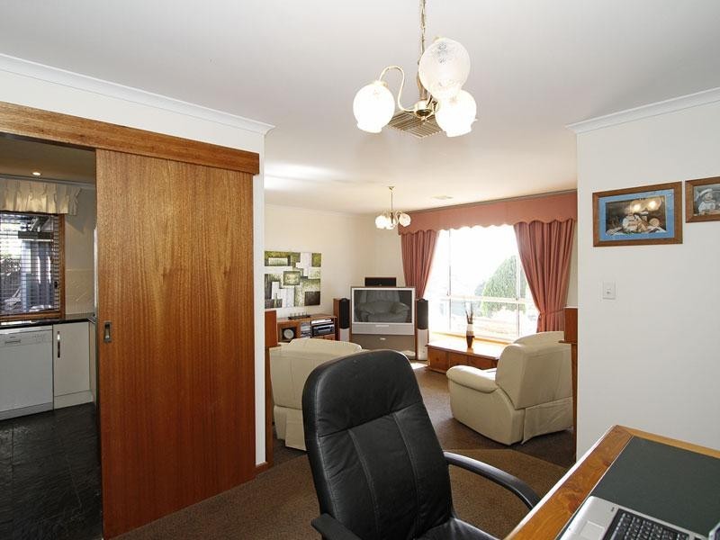 2 Jutland Parade, Woodcroft SA 5162