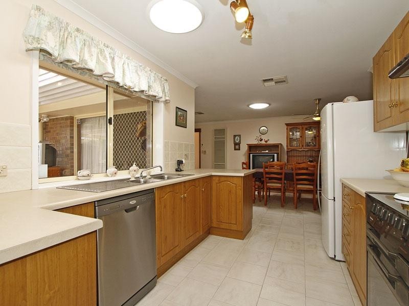 35 Baltimore Avenue, Morphett Vale SA 5162