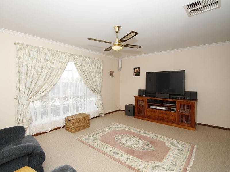 35 Baltimore Avenue, Morphett Vale SA 5162