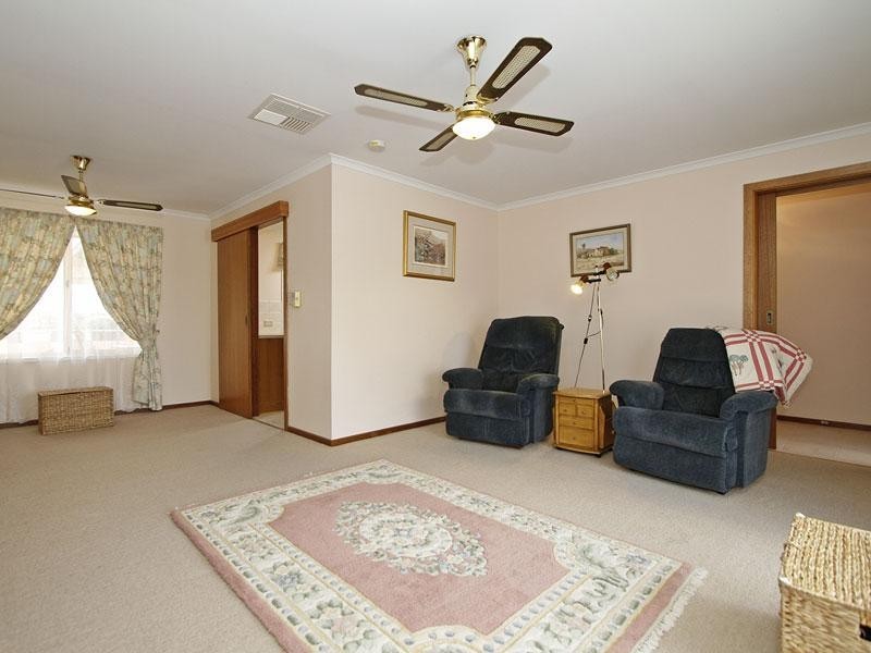 35 Baltimore Avenue, Morphett Vale SA 5162