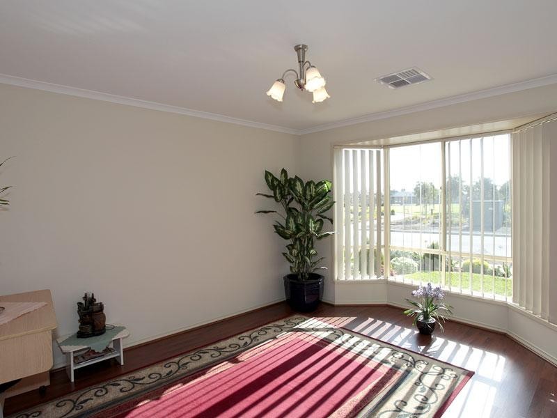 10 Mast Avenue, Seaford Meadows SA 5169