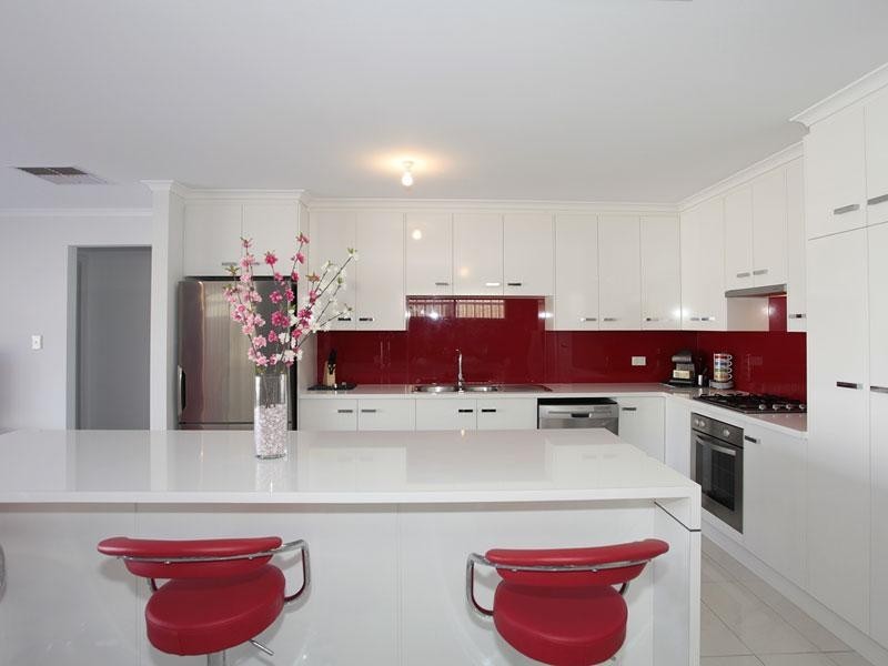 8 Fuschia Street, Huntfield Heights SA 5163