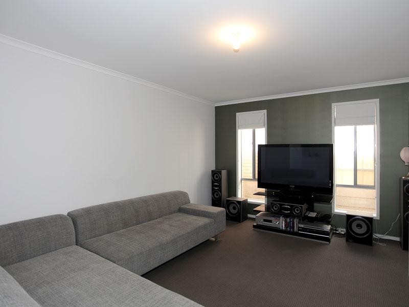8 Fuschia Street, Huntfield Heights SA 5163