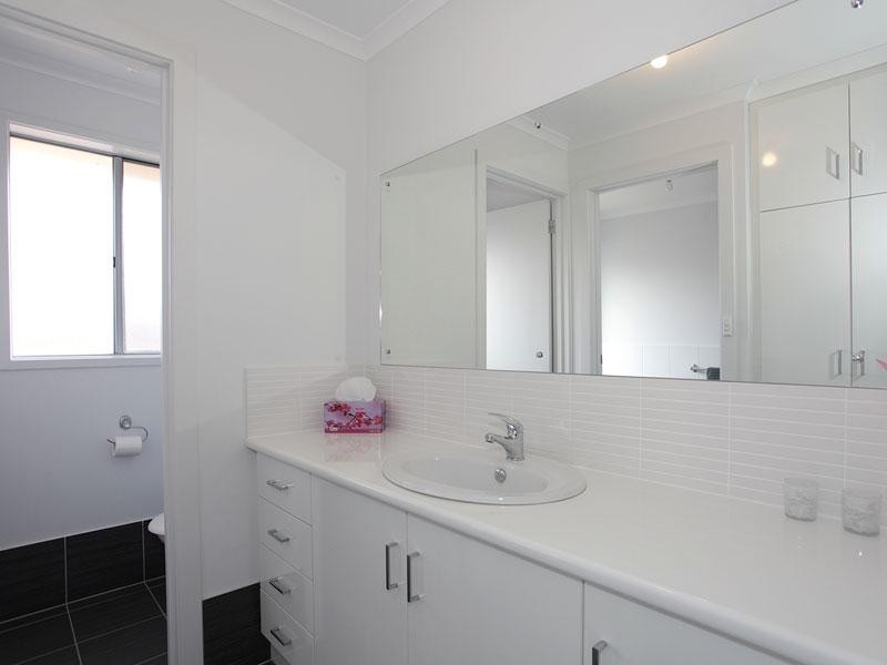 8 Fuschia Street, Huntfield Heights SA 5163