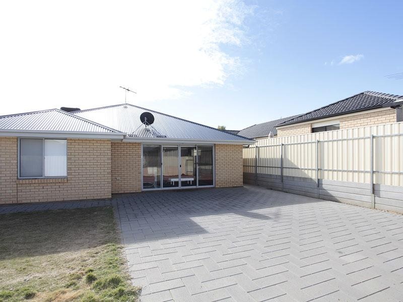 8 Fuschia Street, Huntfield Heights SA 5163