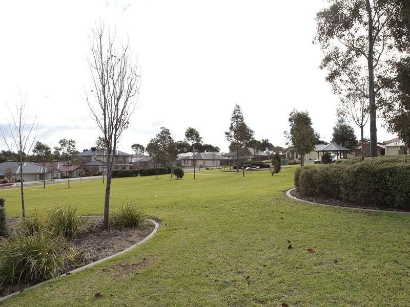 8 Fuschia Street, Huntfield Heights SA 5163