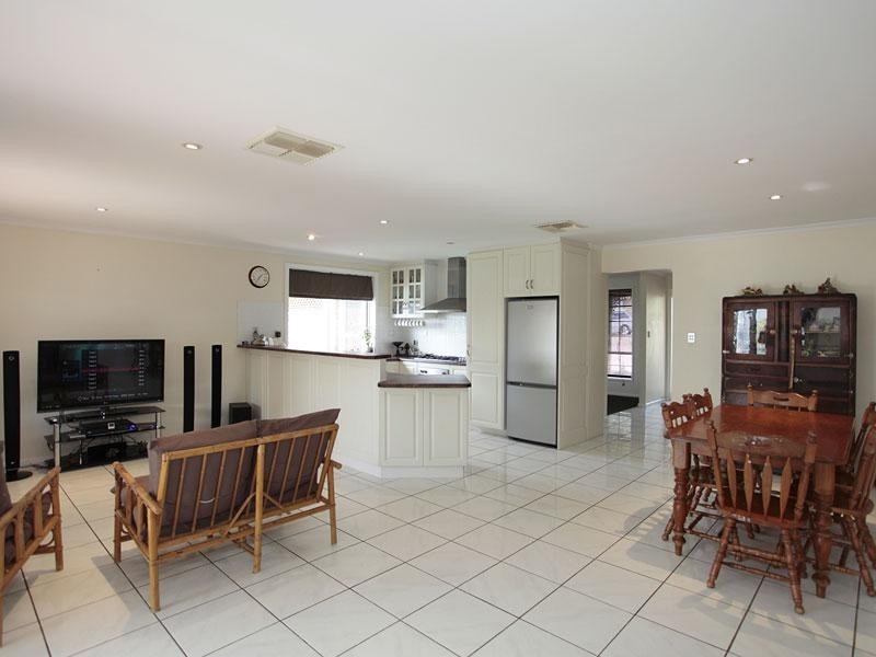 15 Goodrington Way, Moana SA 5169