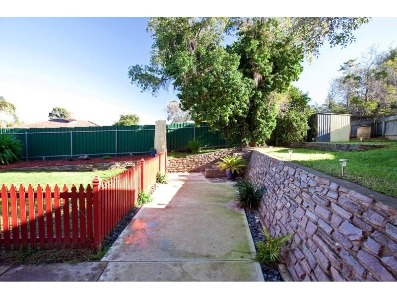 5 Edna Court, Hackham SA 5163