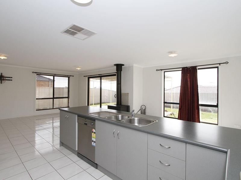 4 Crystal Harmony Court, Sellicks Beach SA 5174