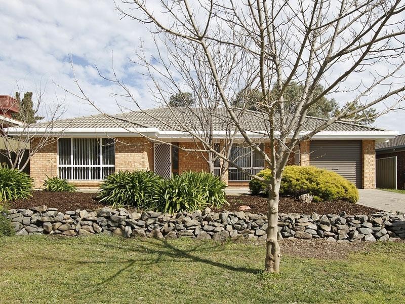 40 Sir James Hardy Way, Woodcroft SA 5162