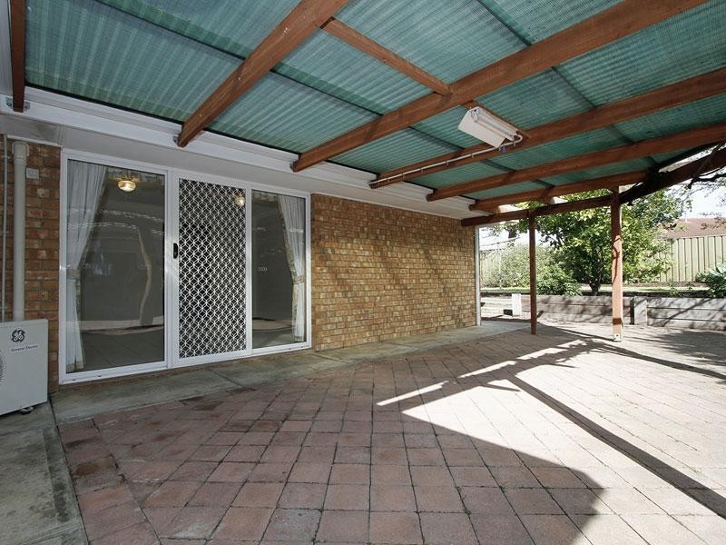40 Sir James Hardy Way, Woodcroft SA 5162