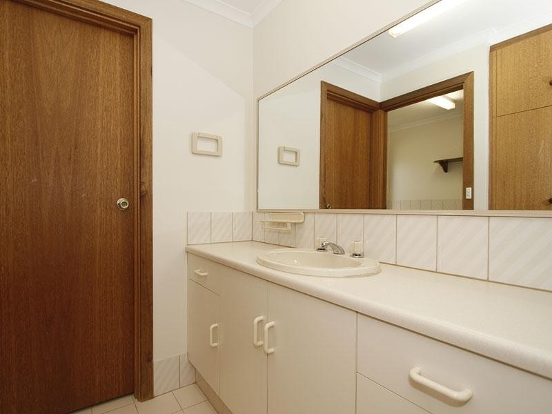 40 Sir James Hardy Way, Woodcroft SA 5162